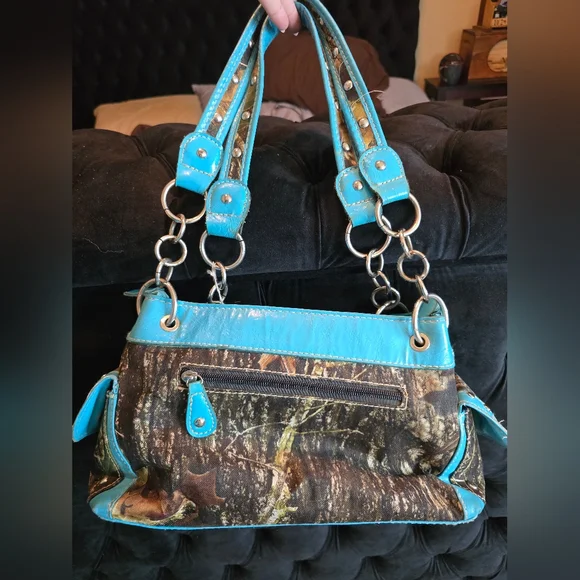 Teal blue and camo purse - Picture 3 of 6